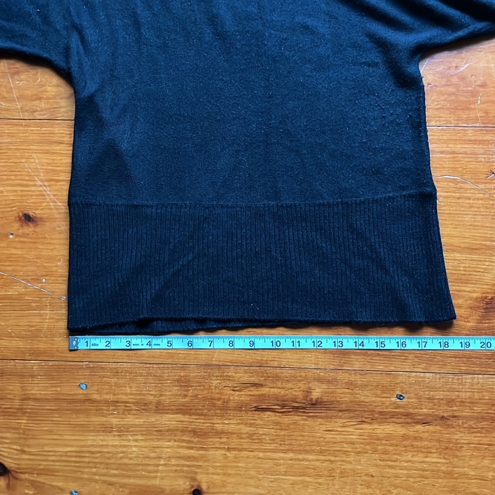 BCBGMaxAzria sweater - Picture 4 of 10